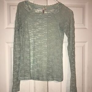 Women’s Mudd Lace Top